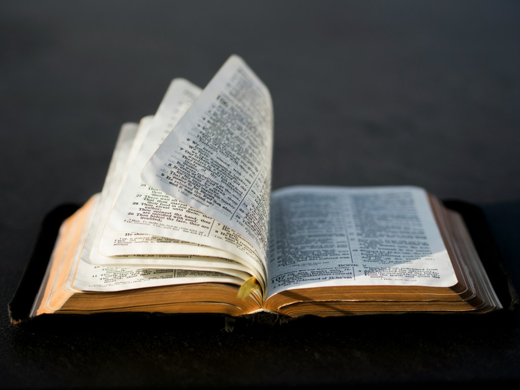 bible-pages-turning