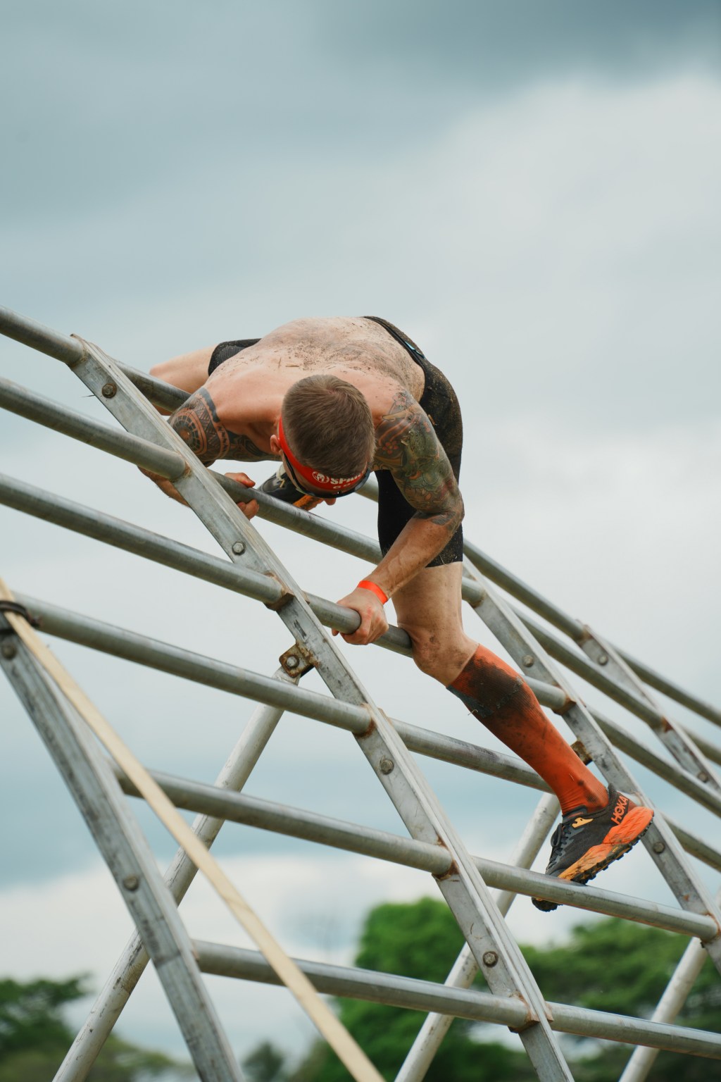 Fight through all obstacles to be close to the Lord (Mk&nbsp;5:24-31)